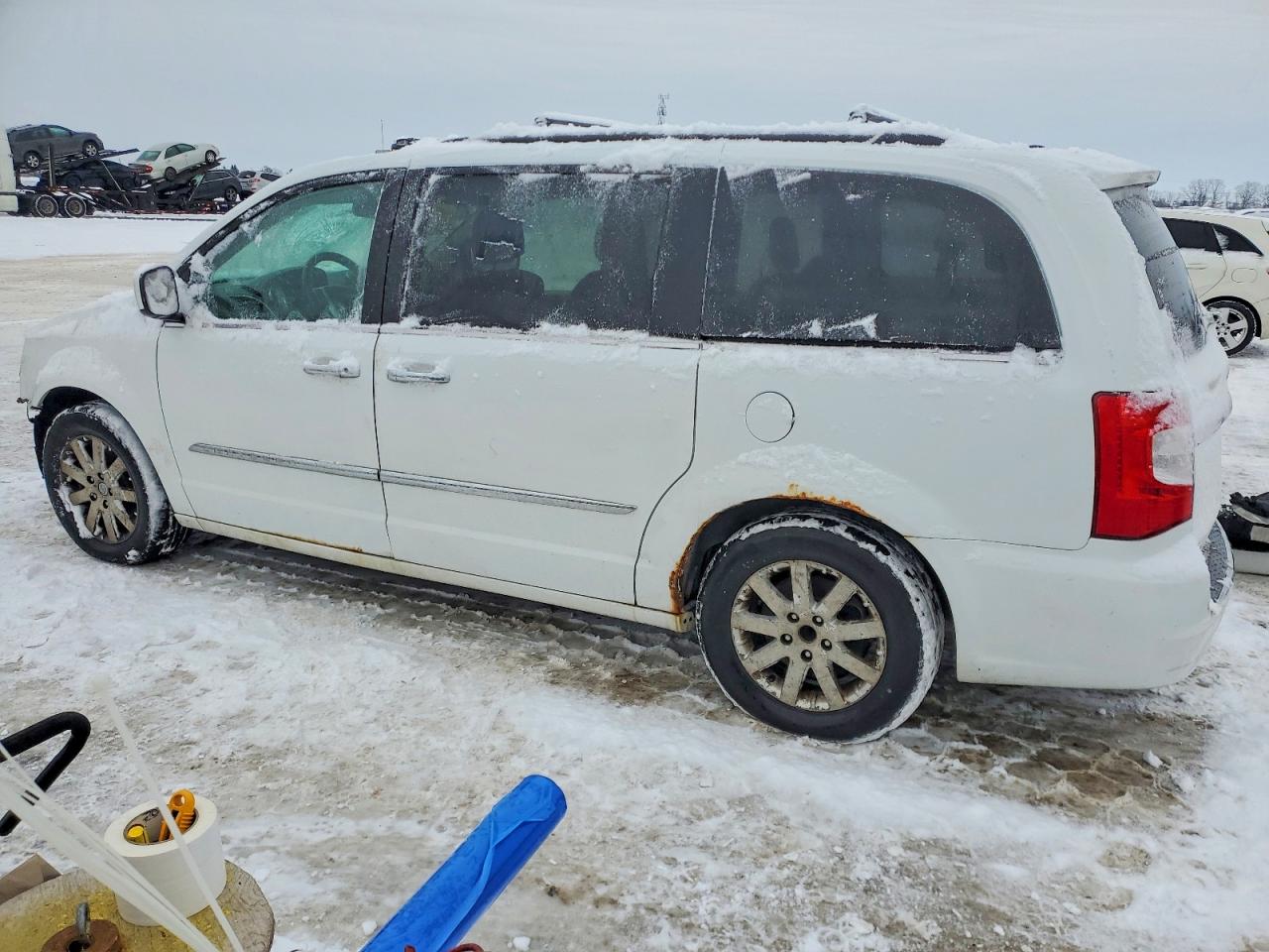 2015 CHRYSLER TOWN & COUNTRY TOURING L photo 2