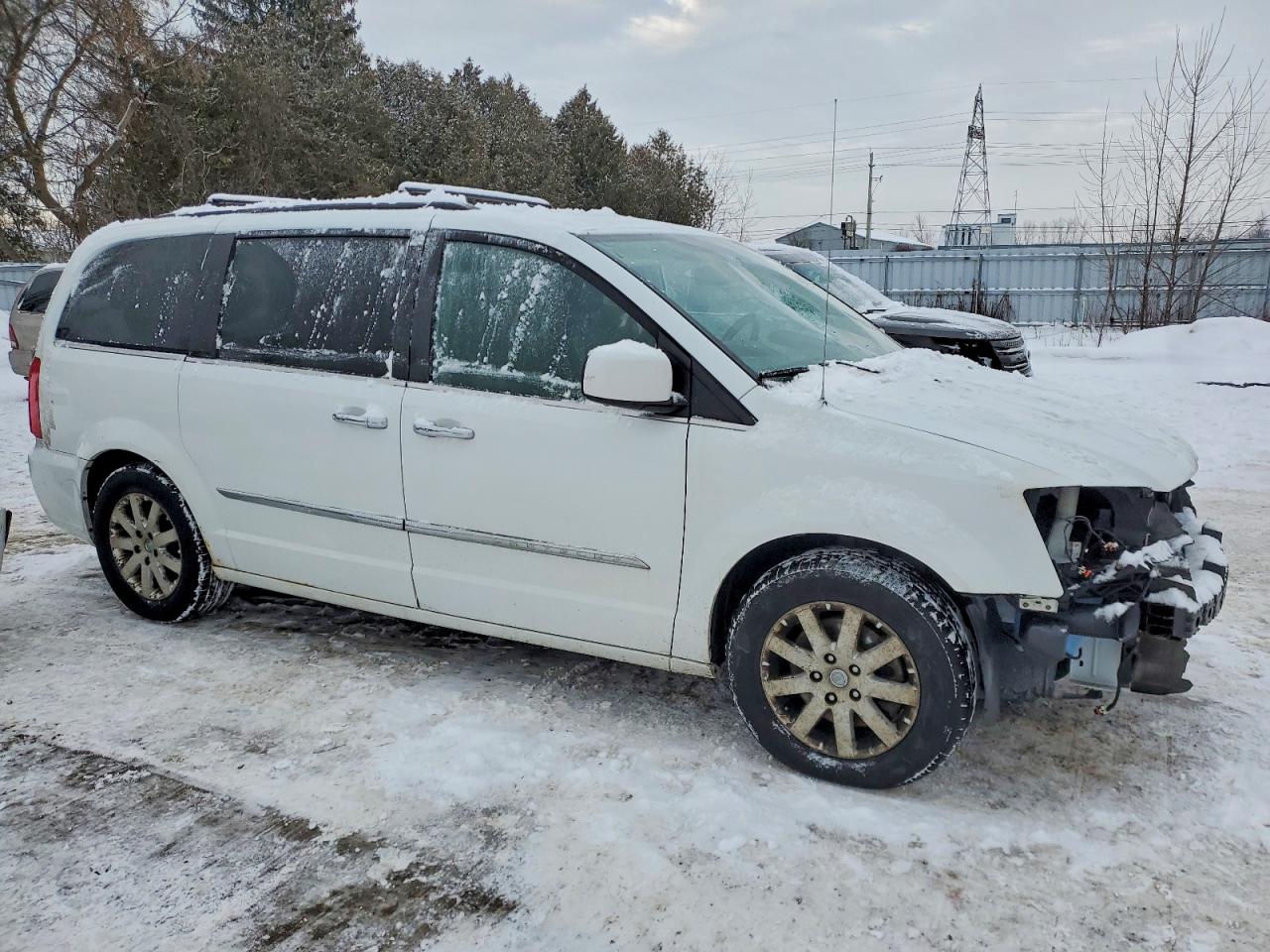 2015 CHRYSLER TOWN & COUNTRY TOURING L photo 4