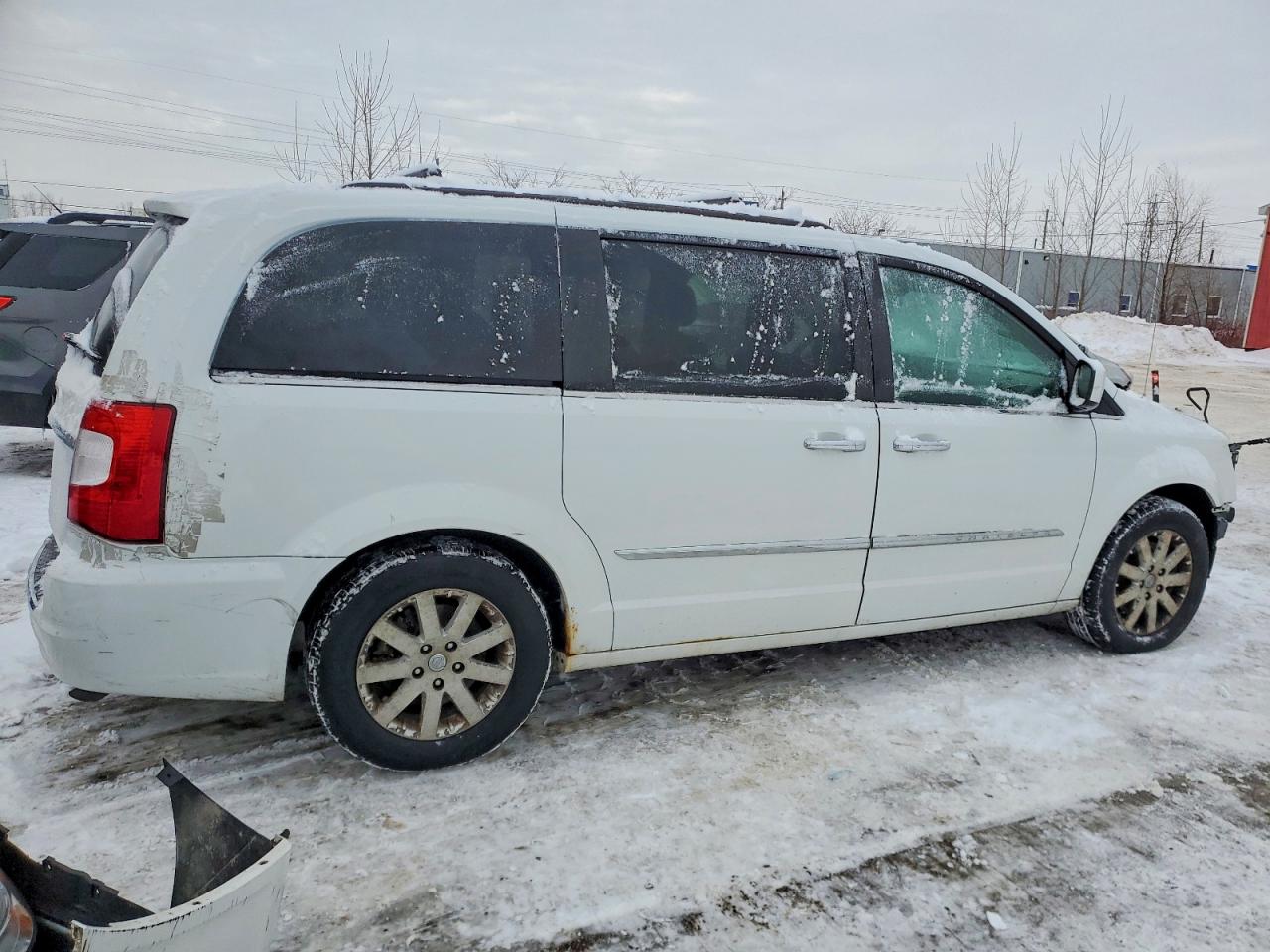 2015 CHRYSLER TOWN & COUNTRY TOURING L photo 3