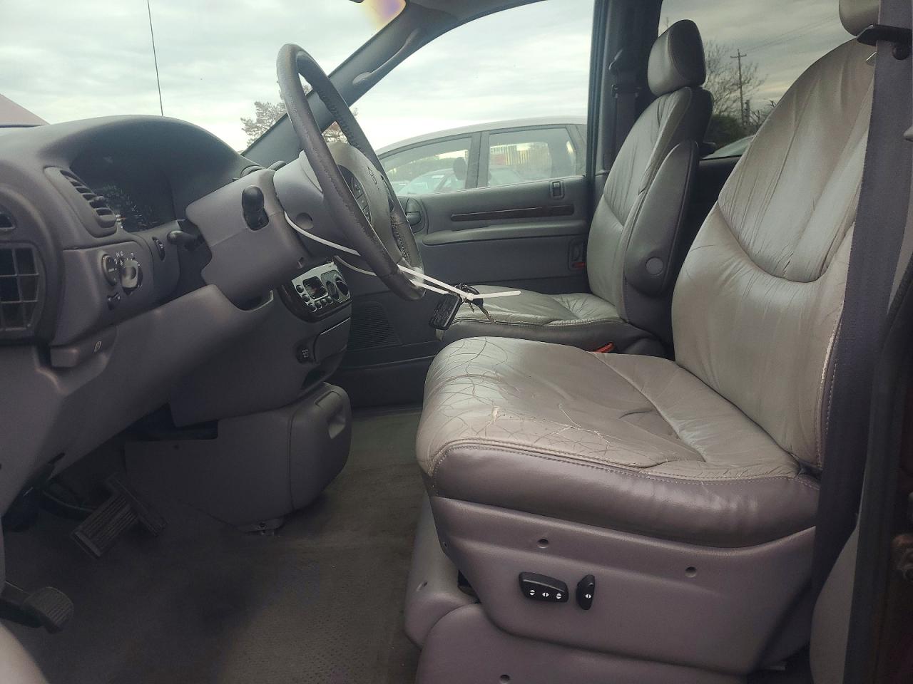 1998 CHRYSLER TOWN & COUNTRY LXI photo 7