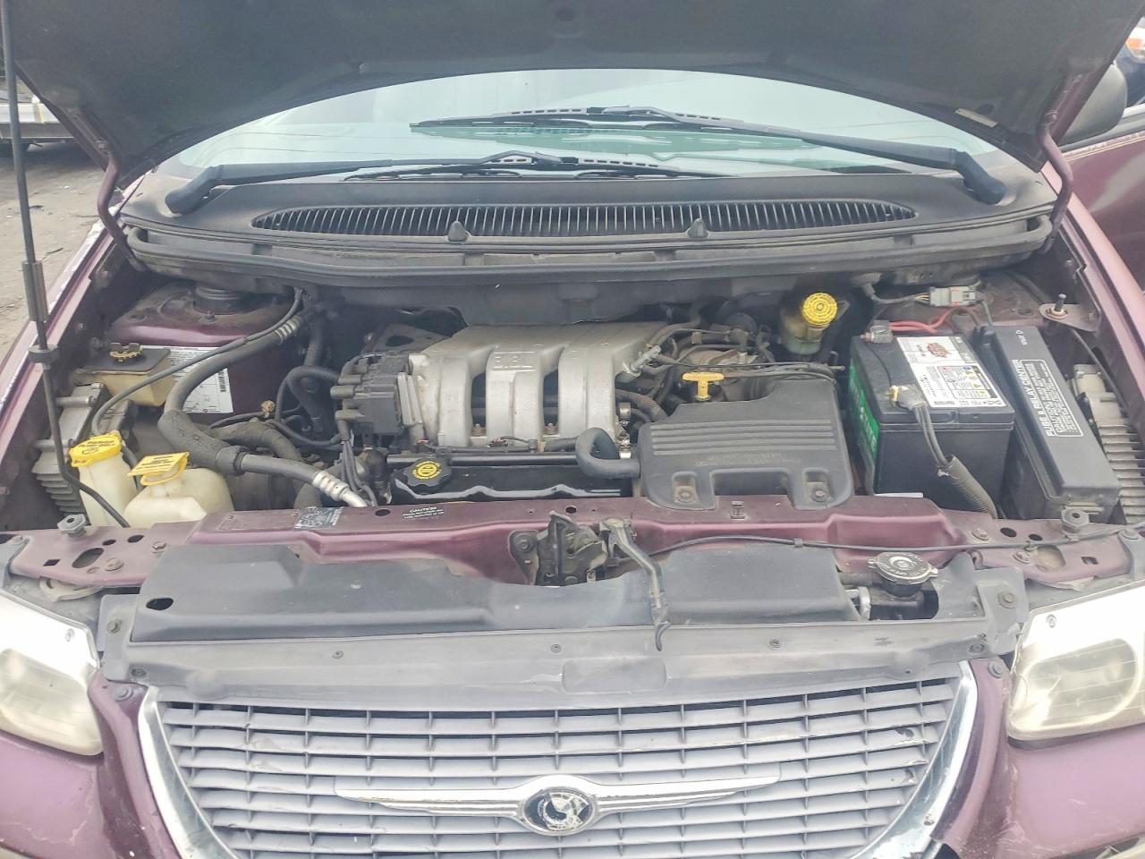 1998 CHRYSLER TOWN & COUNTRY LXI photo 12