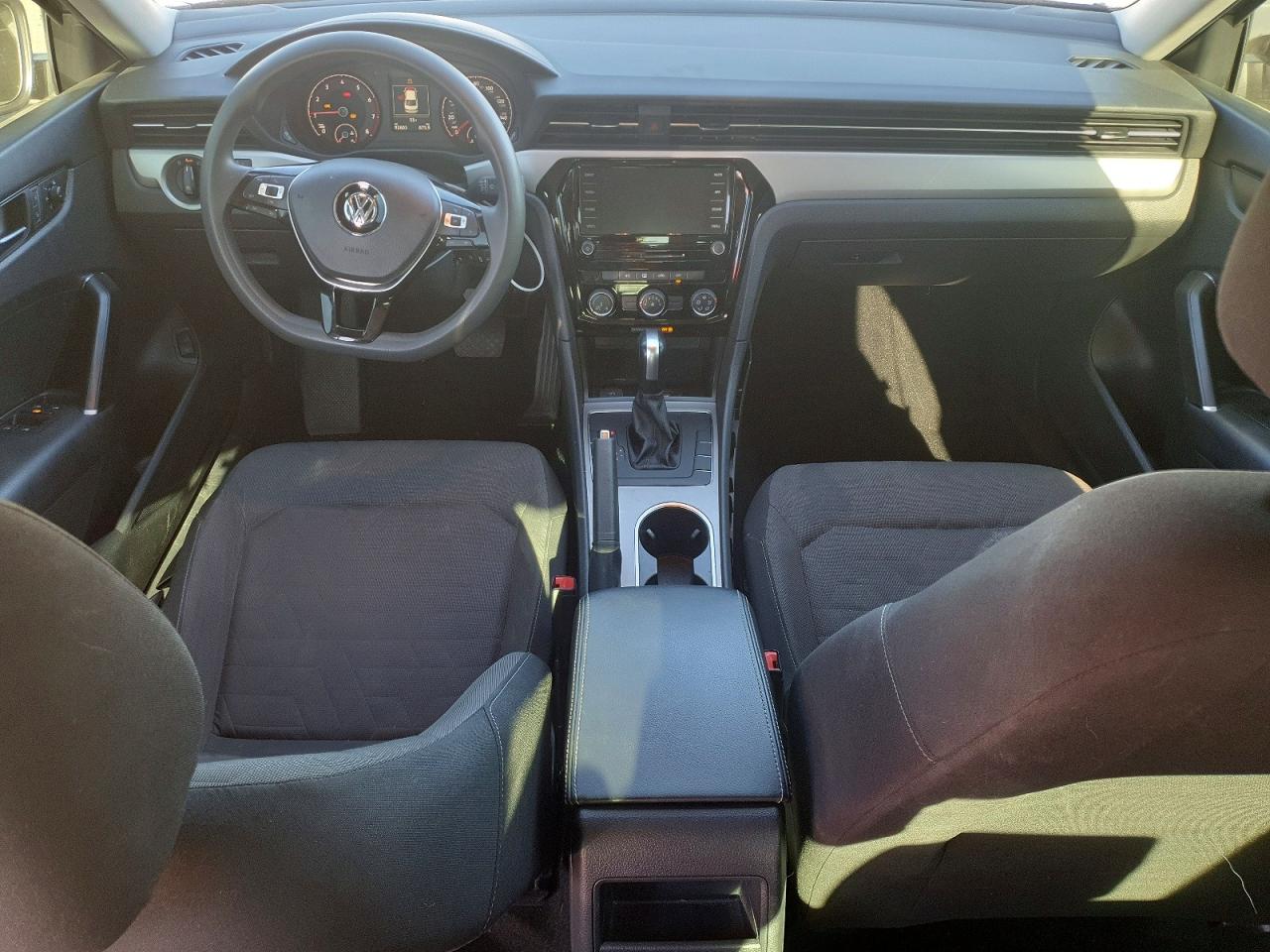 2020 VOLKSWAGEN PASSAT S photo 8
