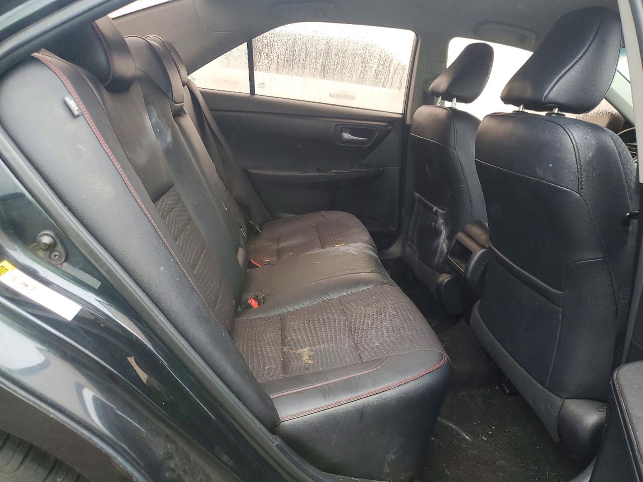 2015 TOYOTA CAMRY LE photo 19