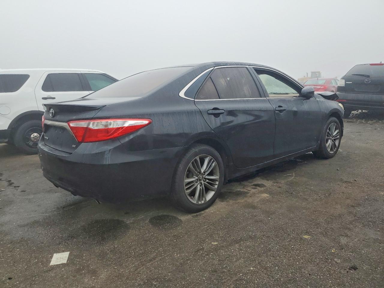 2015 TOYOTA CAMRY LE photo 5