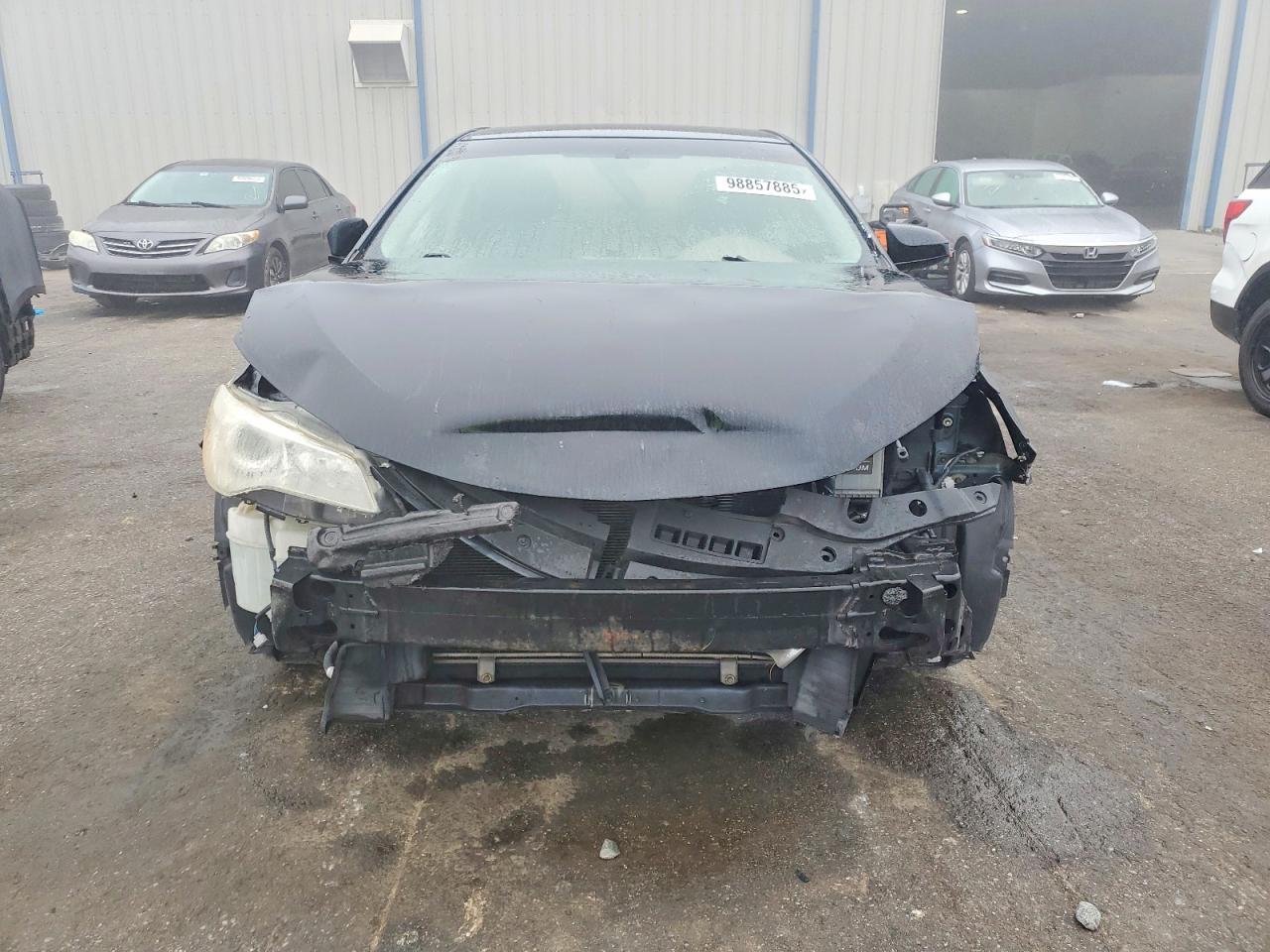 2015 TOYOTA CAMRY LE photo 9