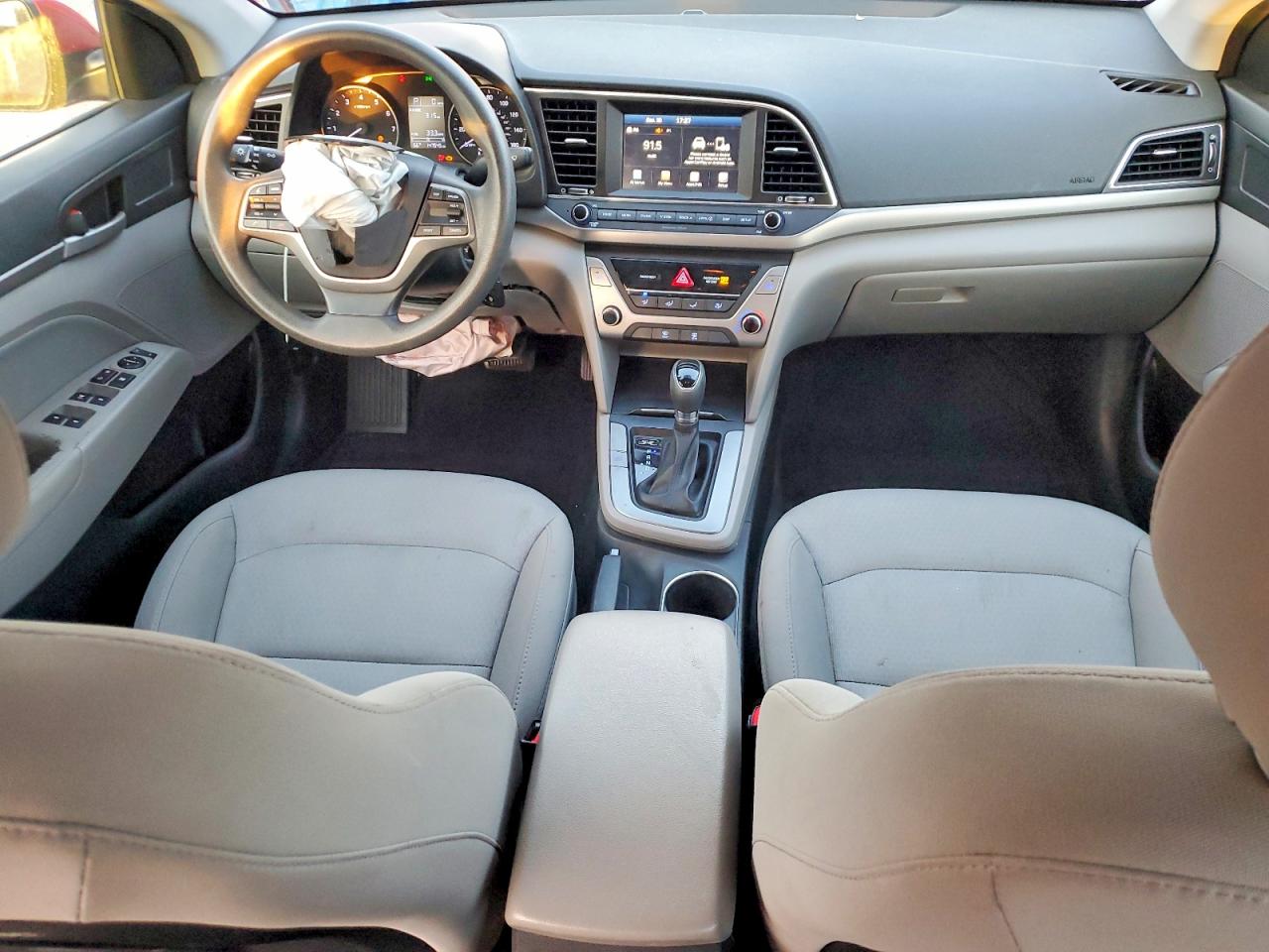 2017 HYUNDAI ELANTRA SE photo 8