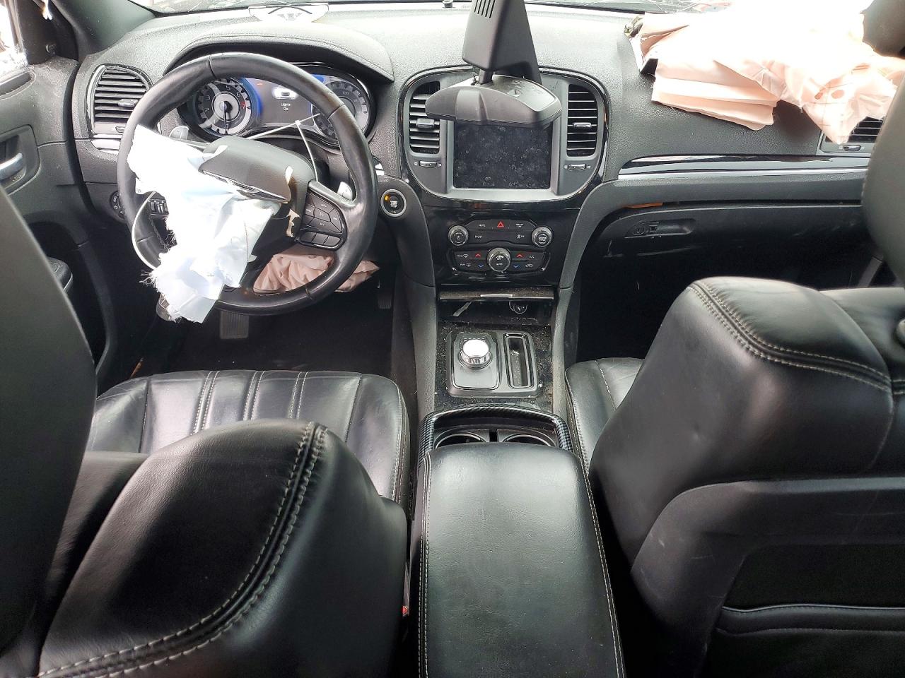 2019 CHRYSLER 300 S photo 8
