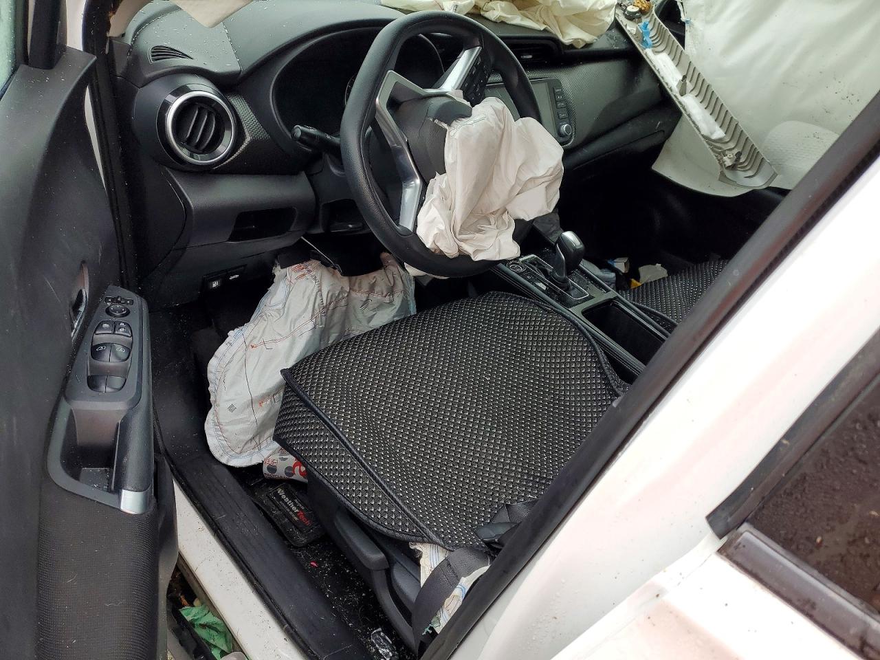 2021 NISSAN KICKS SV photo 8