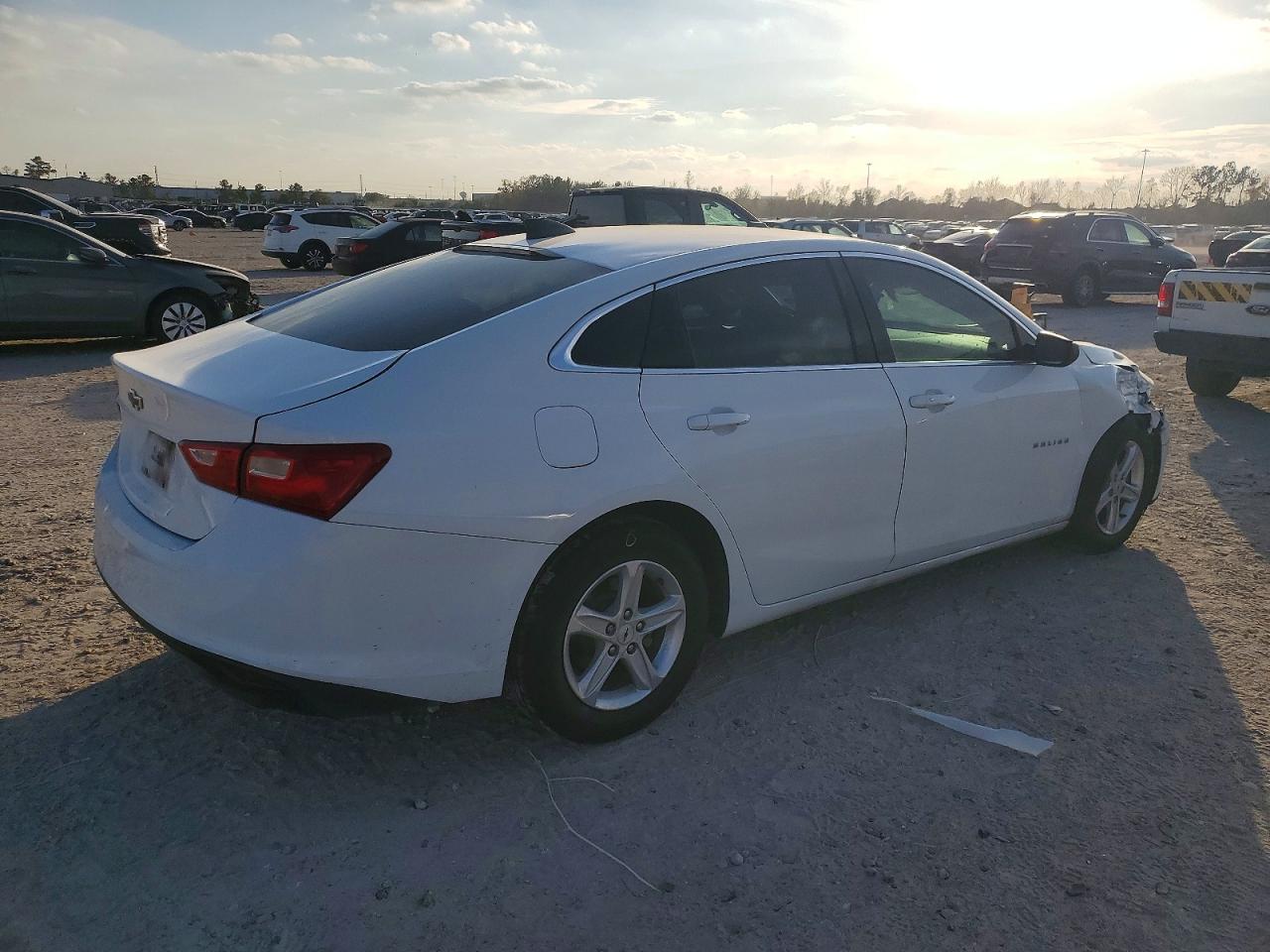 2020 CHEVROLET MALIBU LS photo 3