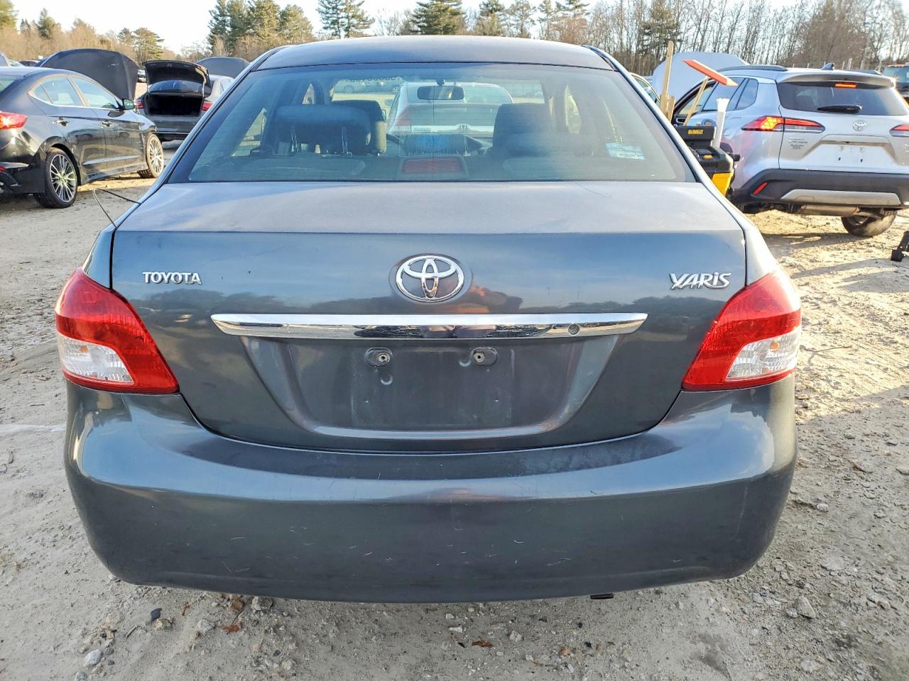 2009 TOYOTA YARIS photo 11