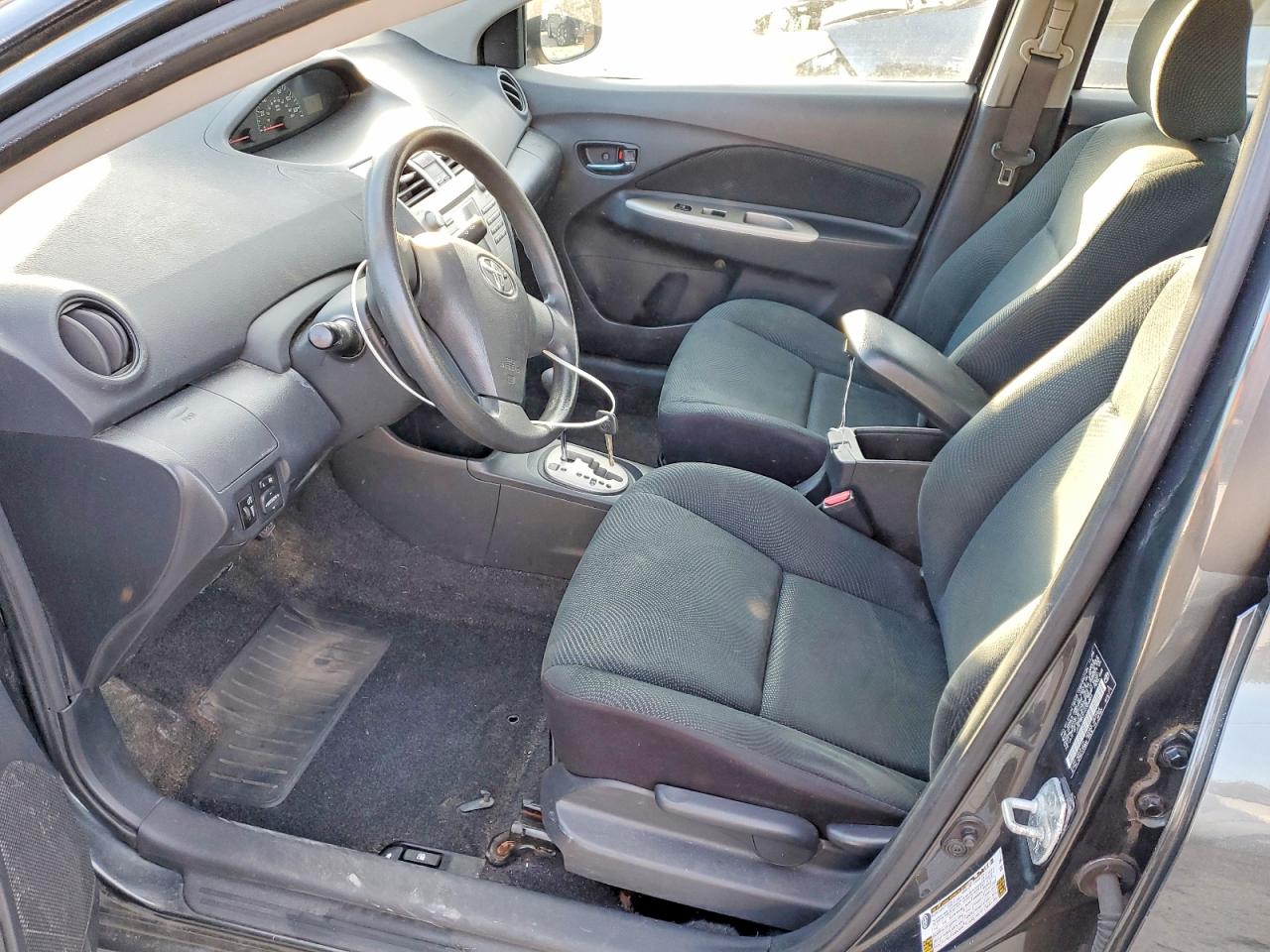 2009 TOYOTA YARIS photo 13
