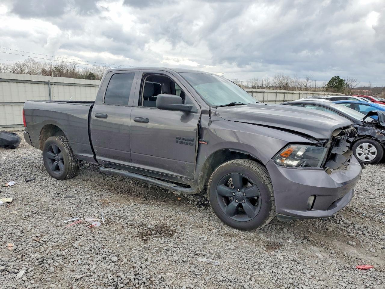 2018 RAM 1500 ST photo 4