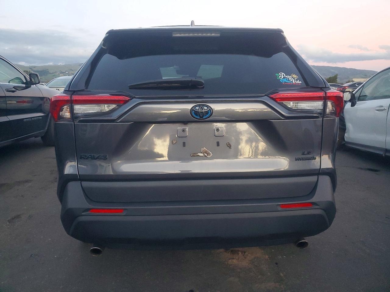 2022 TOYOTA RAV4 LE photo 6
