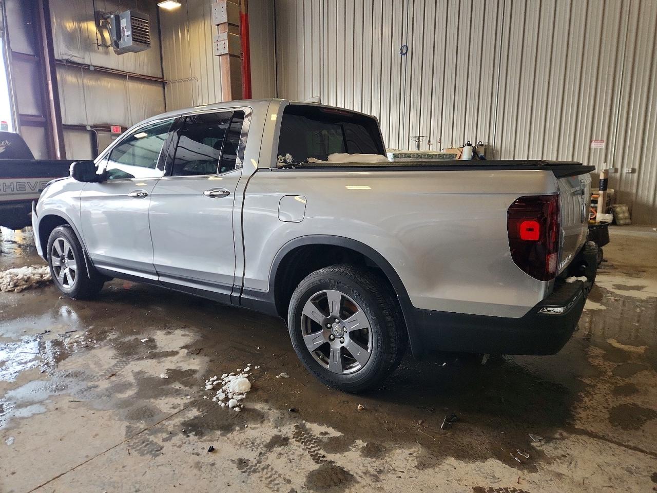 2020 HONDA RIDGELINE RTL photo 2