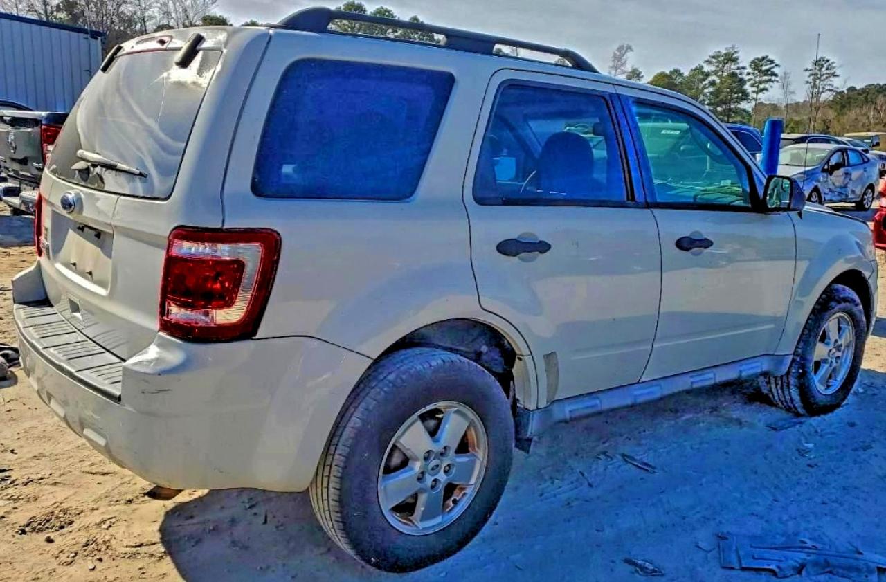 2012 FORD ESCAPE photo 3