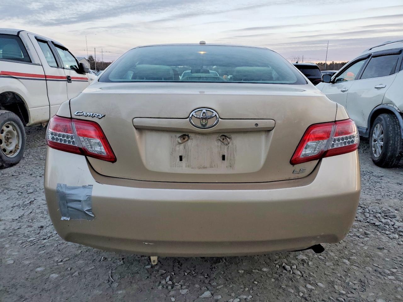 2011 TOYOTA CAMRY BASE photo 6