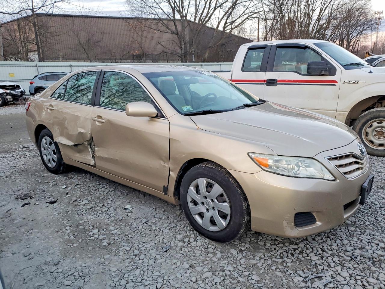 2011 TOYOTA CAMRY BASE photo 4