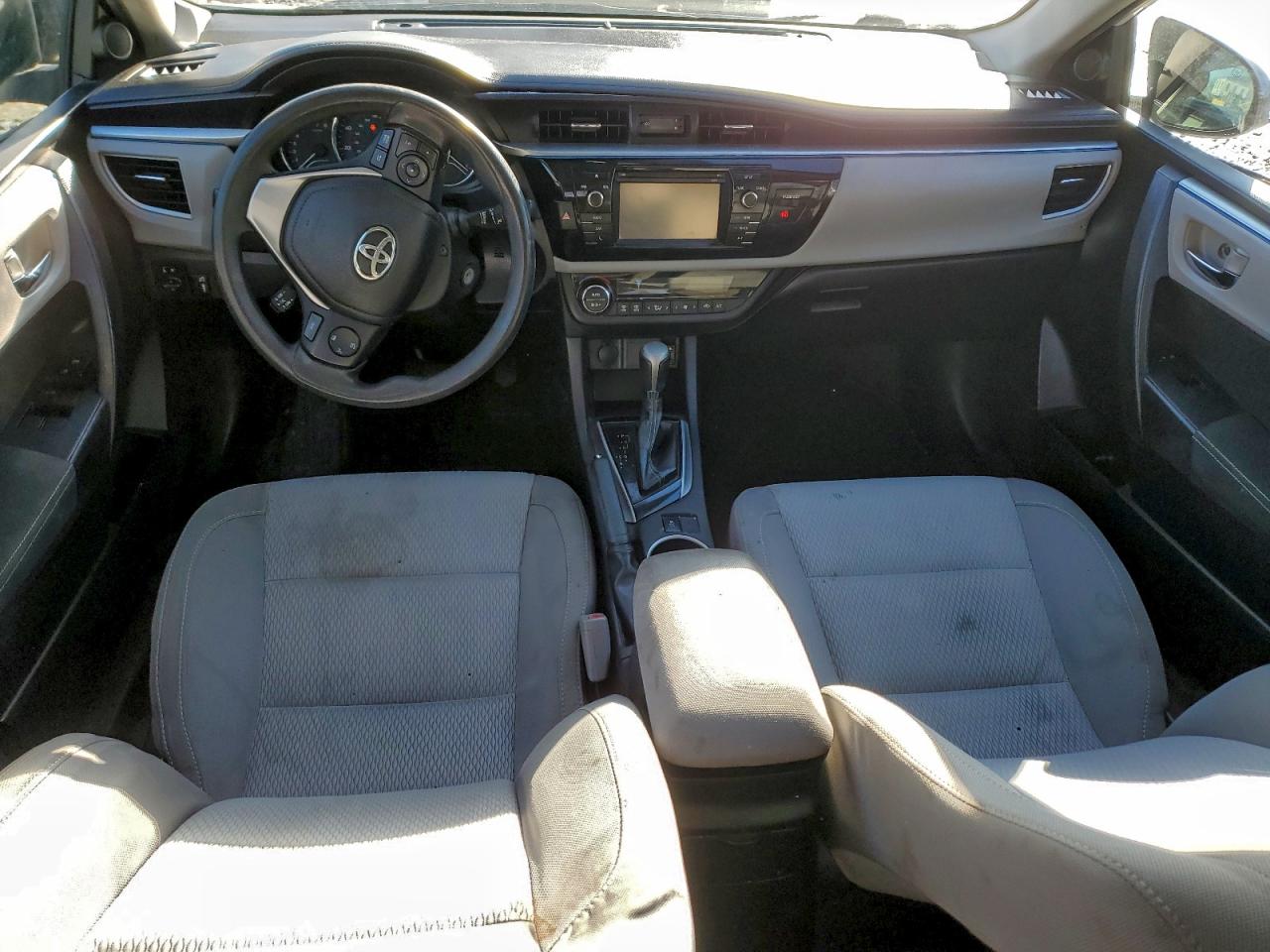 2016 TOYOTA COROLLA L photo 8