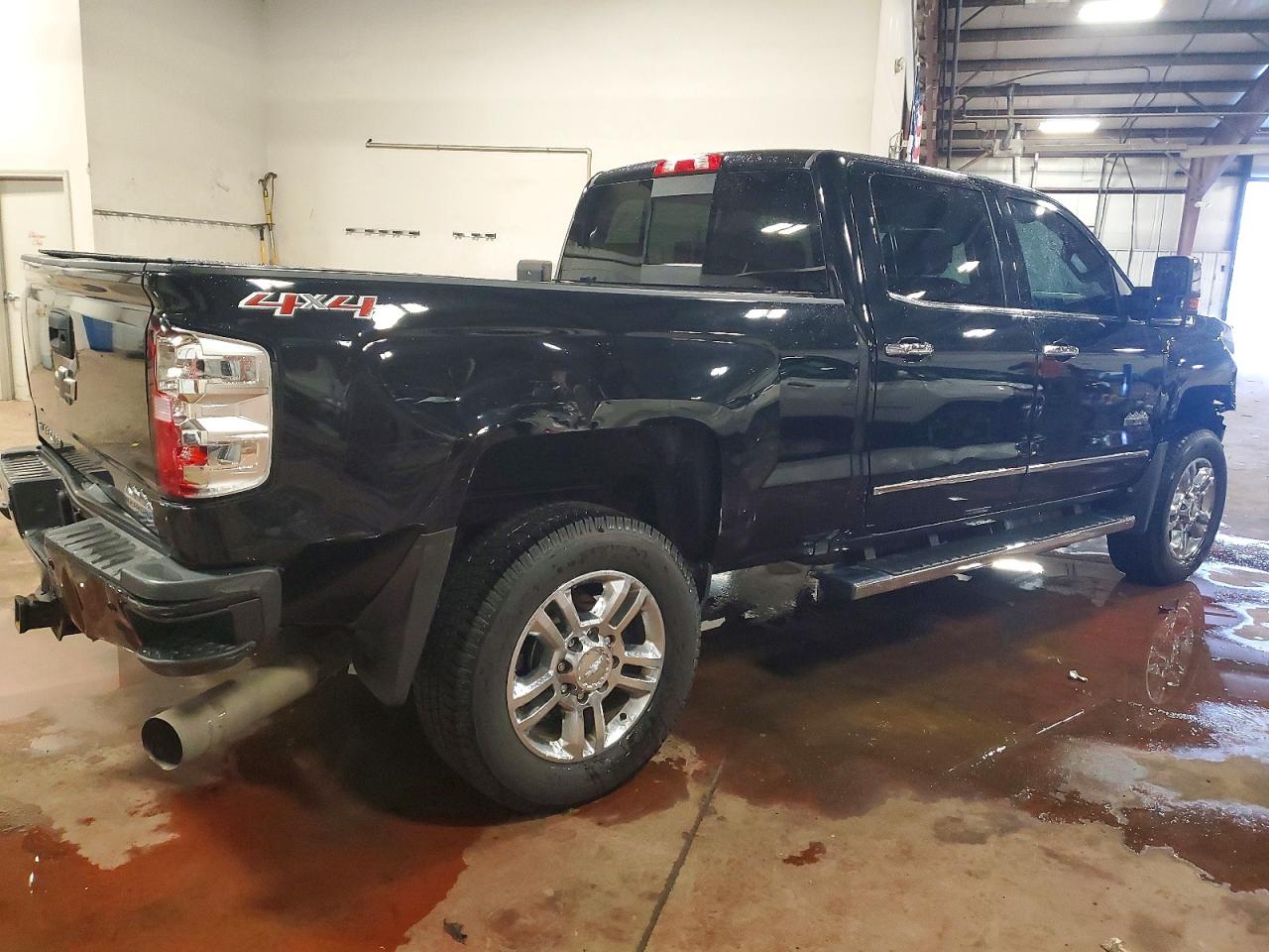 2017 CHEVROLET SILVERADO K2500 HIGH COUNTRY photo 3