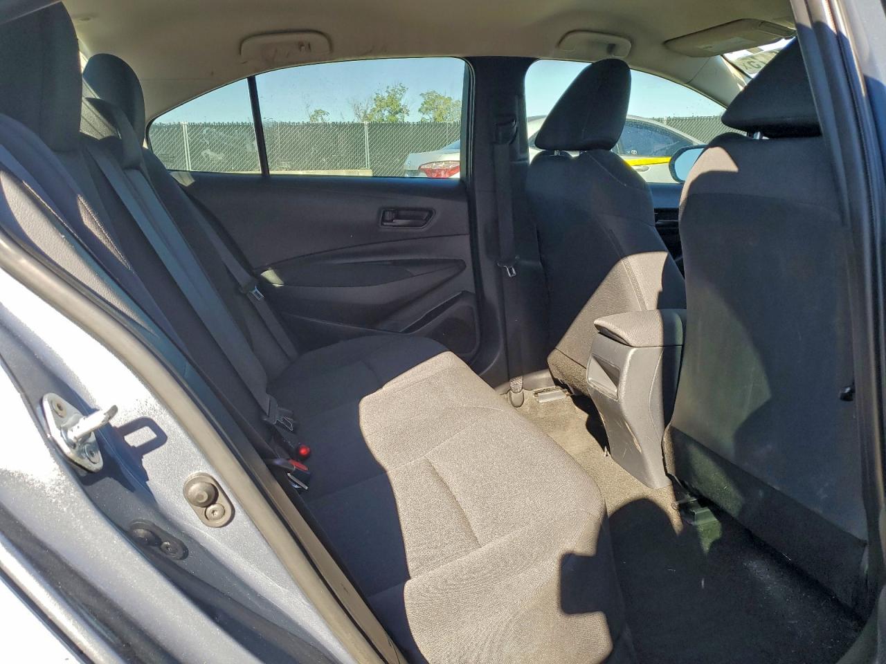 2022 TOYOTA COROLLA LE photo 10