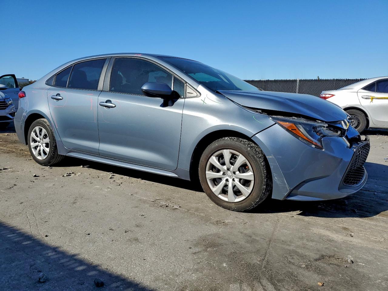 2022 TOYOTA COROLLA LE photo 4