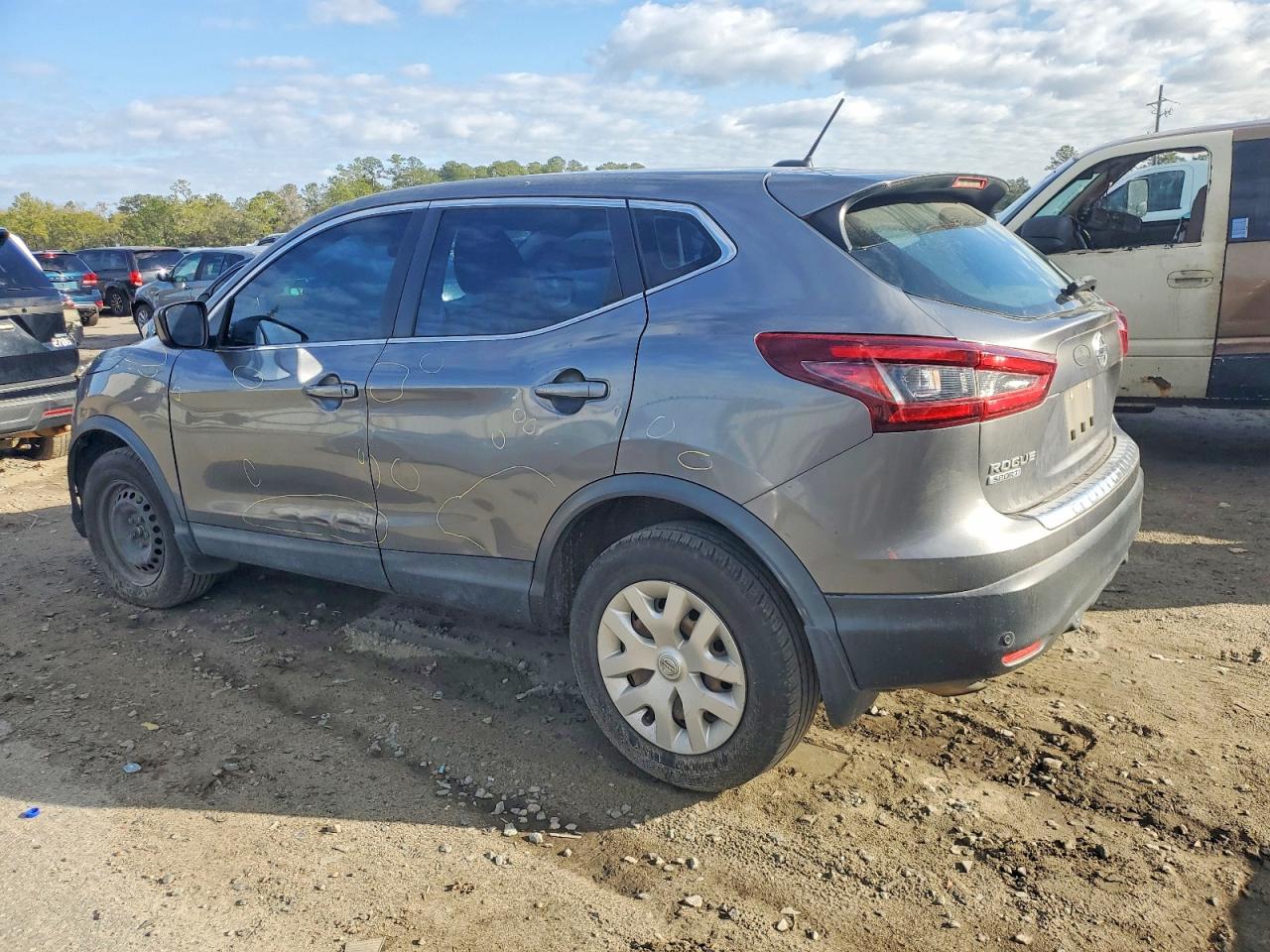 2020 NISSAN ROGUE SPORT S photo 2