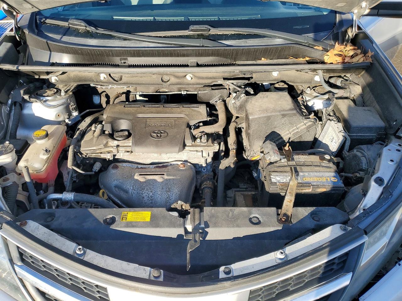 2014 TOYOTA RAV4 XLE photo 11