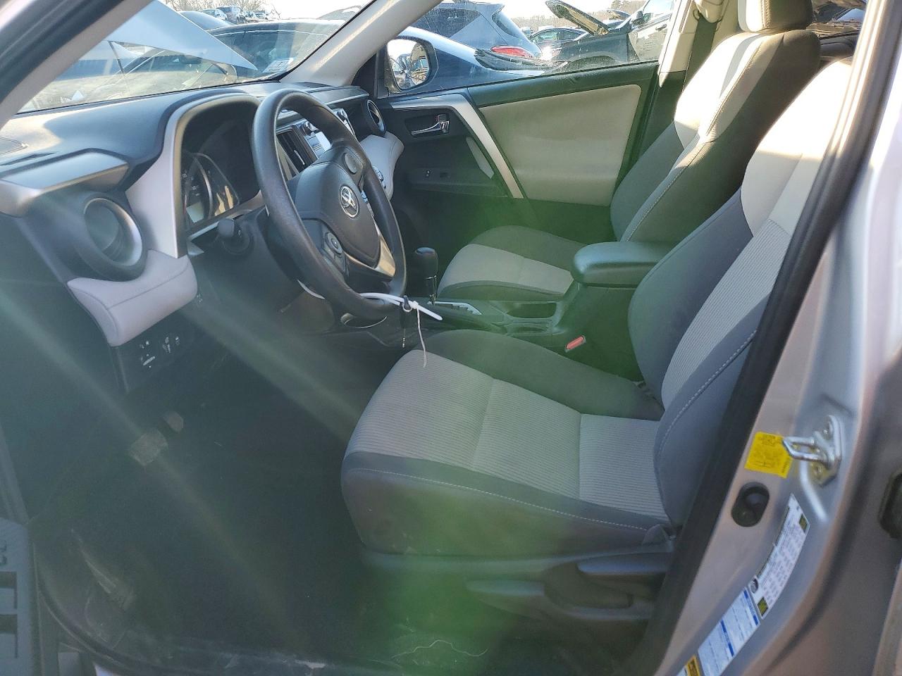 2014 TOYOTA RAV4 XLE photo 7