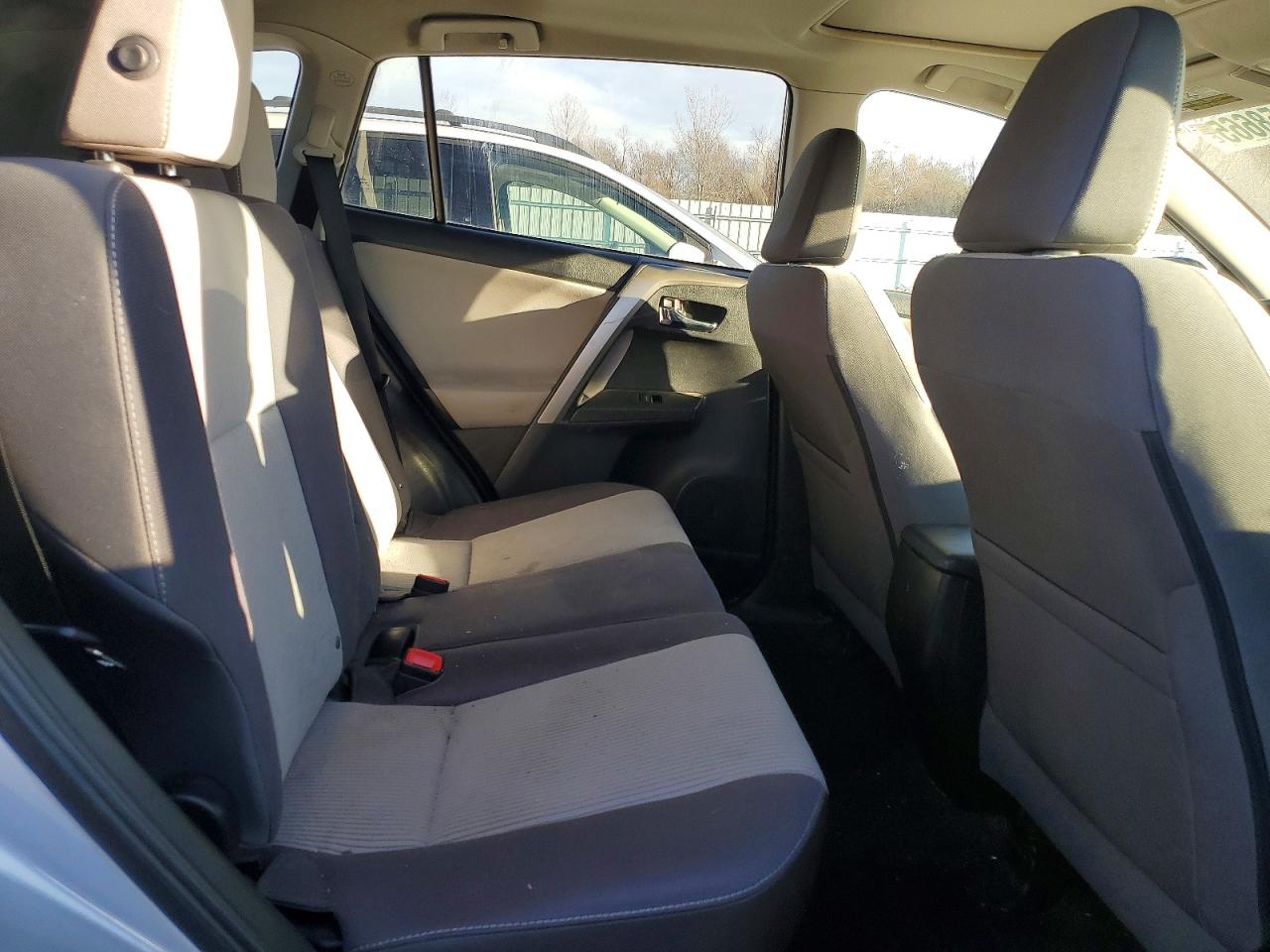 2014 TOYOTA RAV4 XLE photo 10