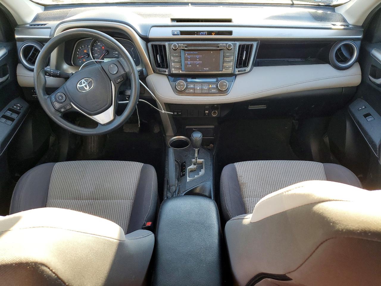2014 TOYOTA RAV4 XLE photo 8