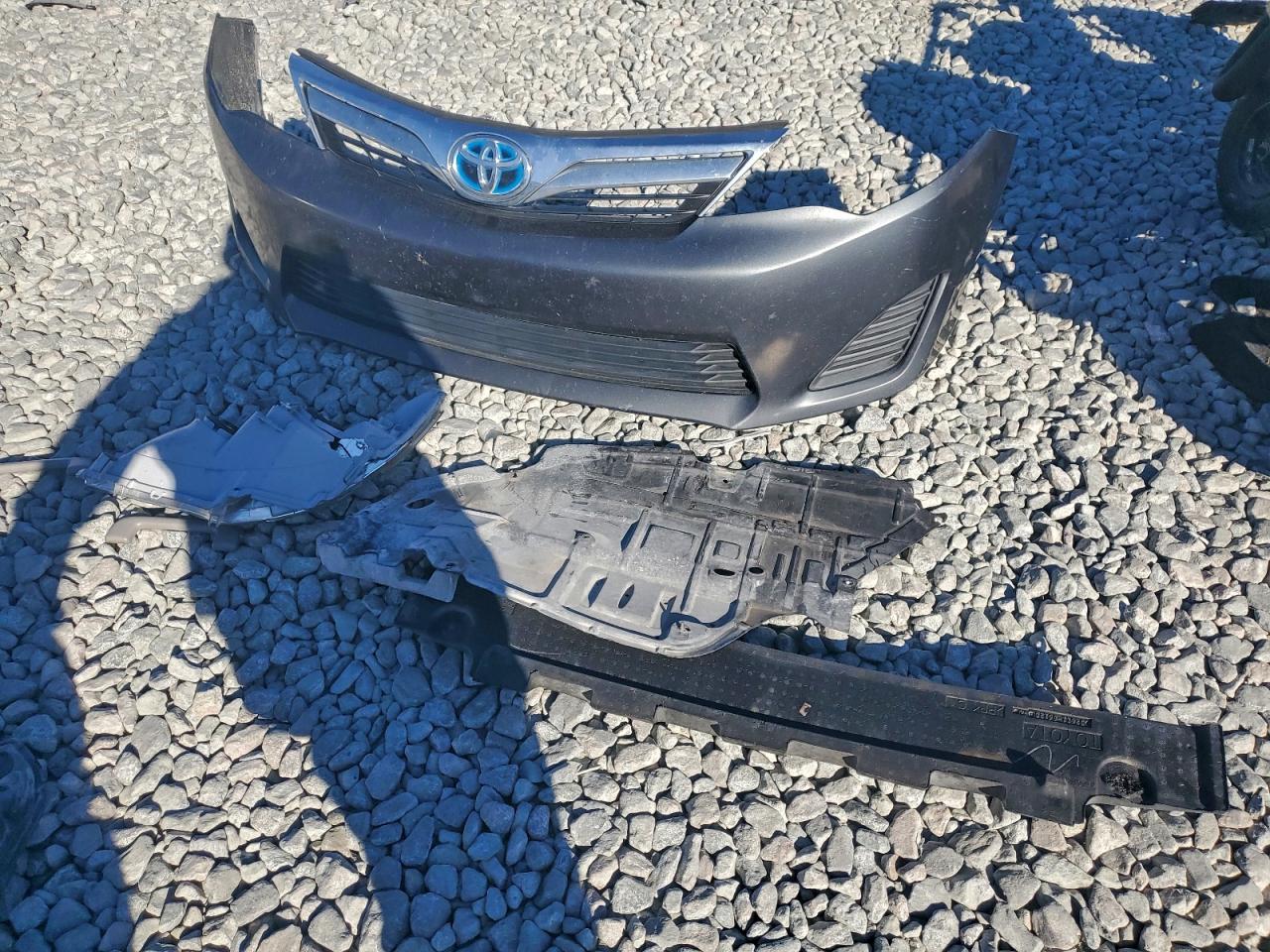 2013 TOYOTA CAMRY HYBRID photo 12