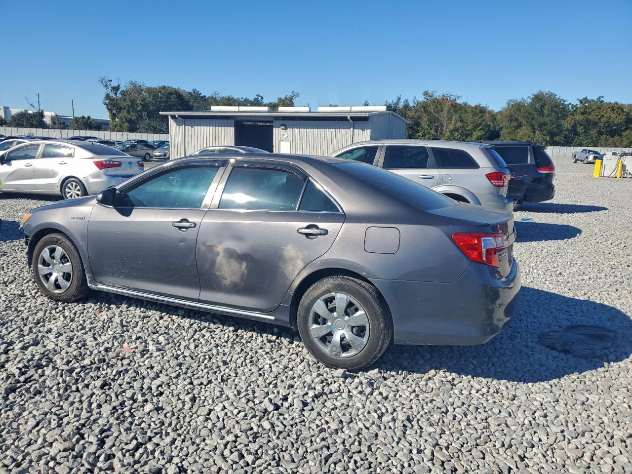 2013 TOYOTA CAMRY HYBRID photo 2