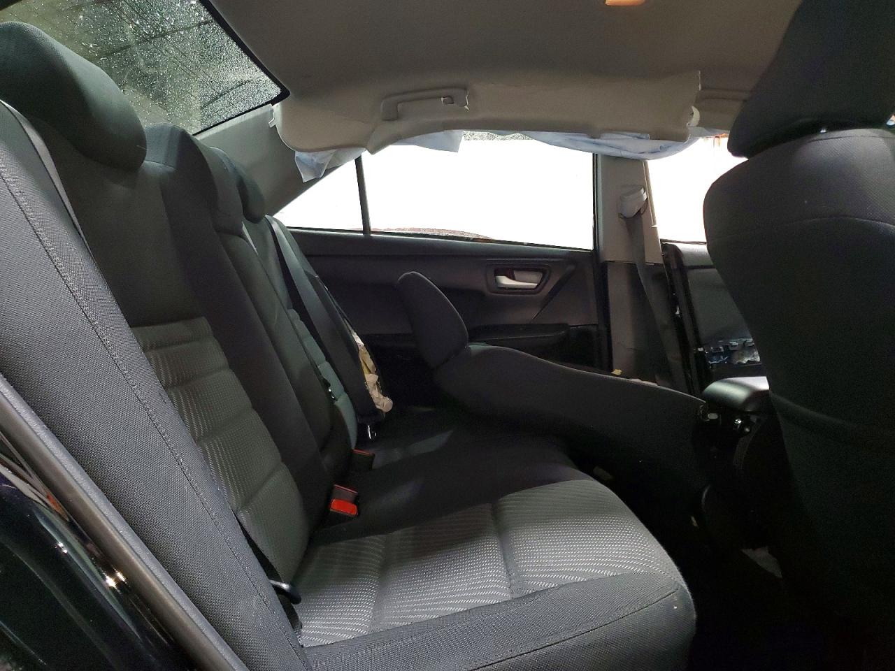2017 TOYOTA CAMRY LE photo 19