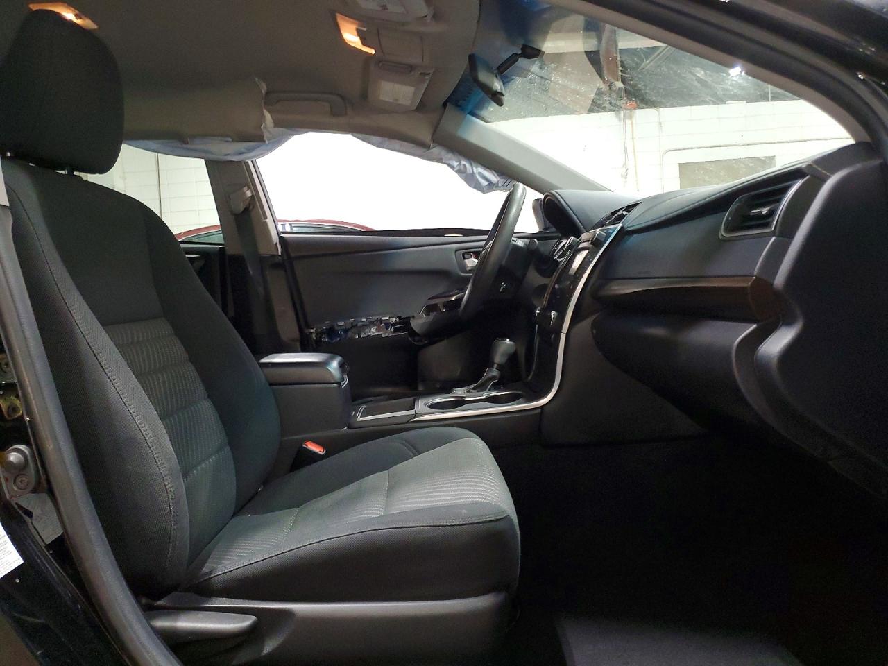 2017 TOYOTA CAMRY LE photo 13
