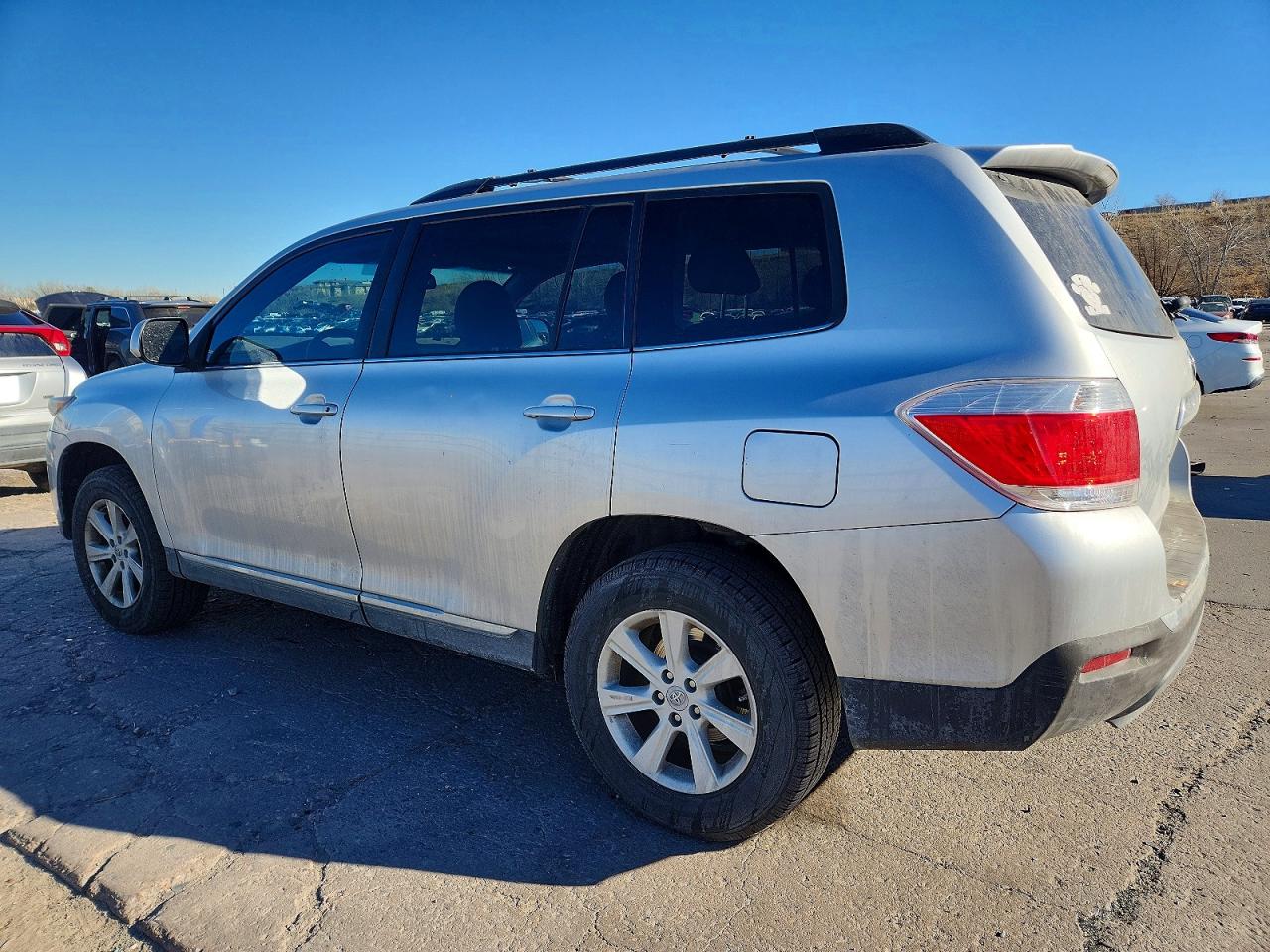 2013 TOYOTA HIGHLANDER BASE photo 2