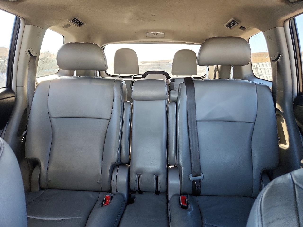 2013 TOYOTA HIGHLANDER BASE photo 10