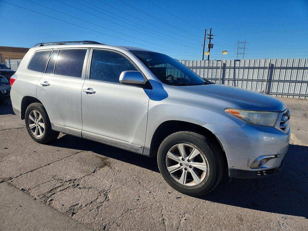 2013 TOYOTA HIGHLANDER BASE photo 4
