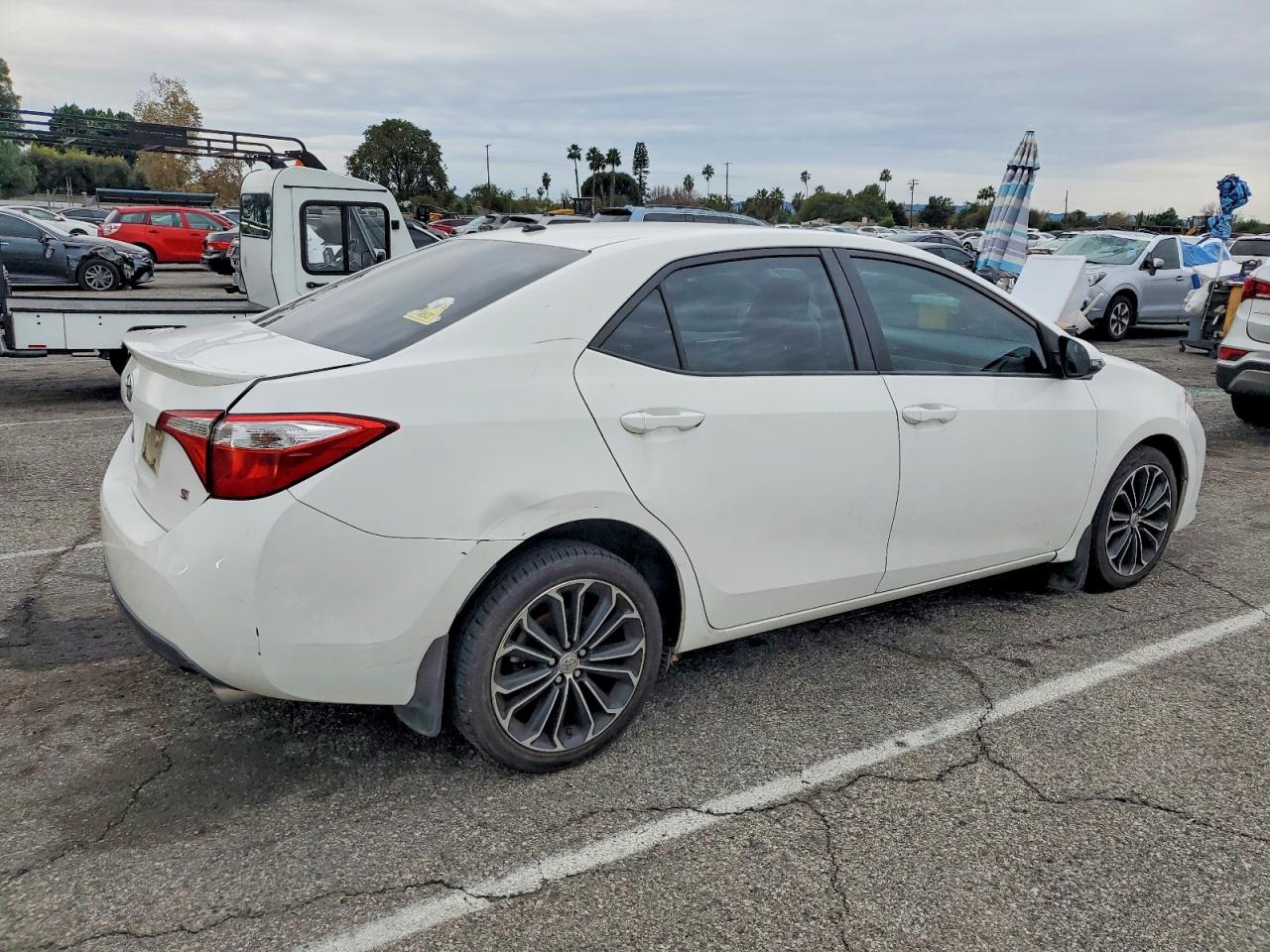 2014 TOYOTA COROLLA L photo 3
