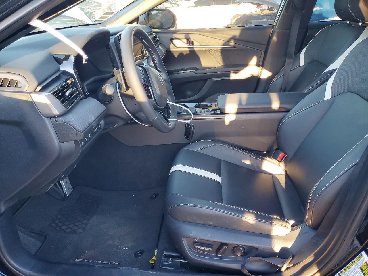 2025 TOYOTA CAMRY XSE photo 7