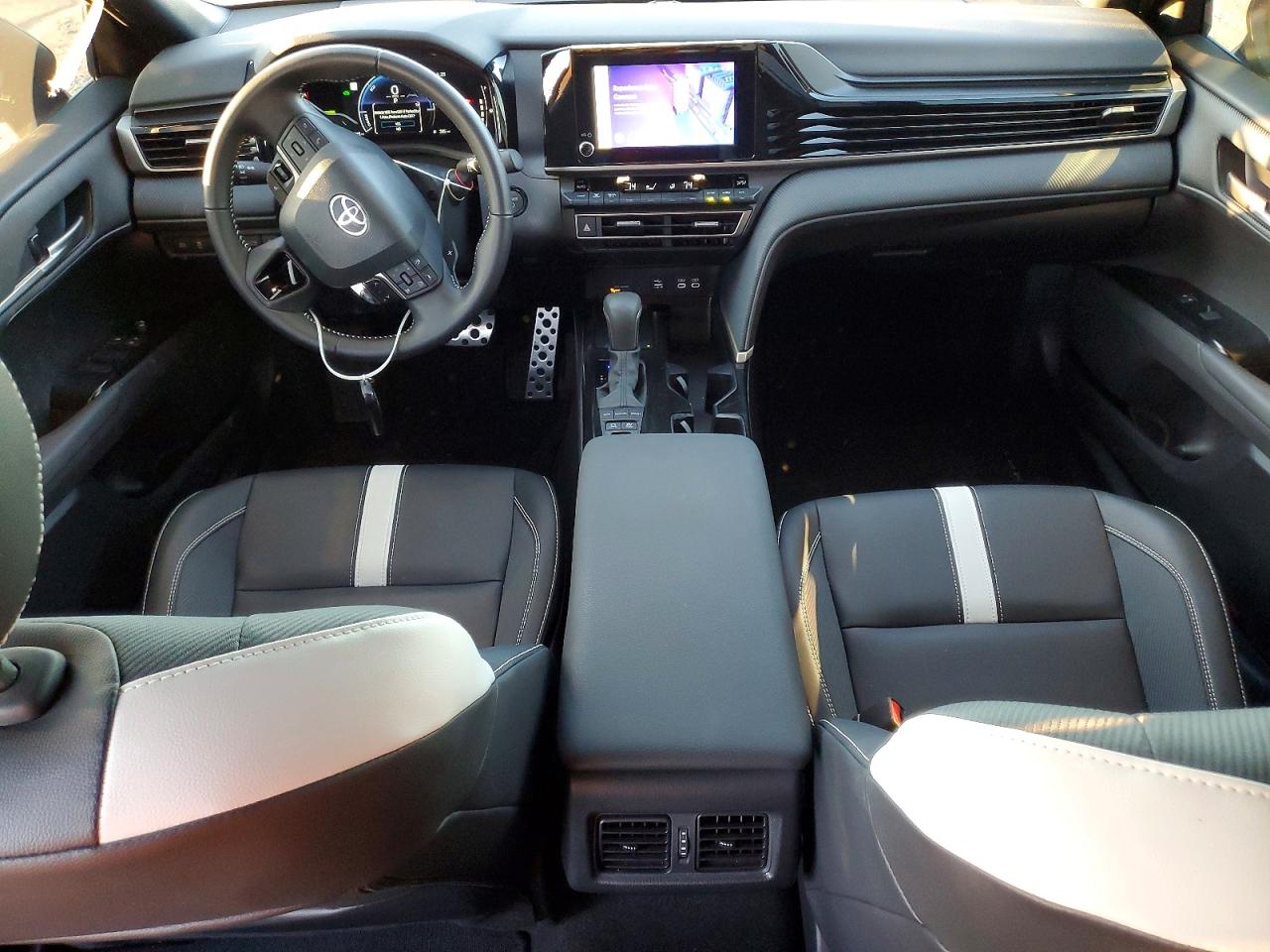 2025 TOYOTA CAMRY XSE photo 8