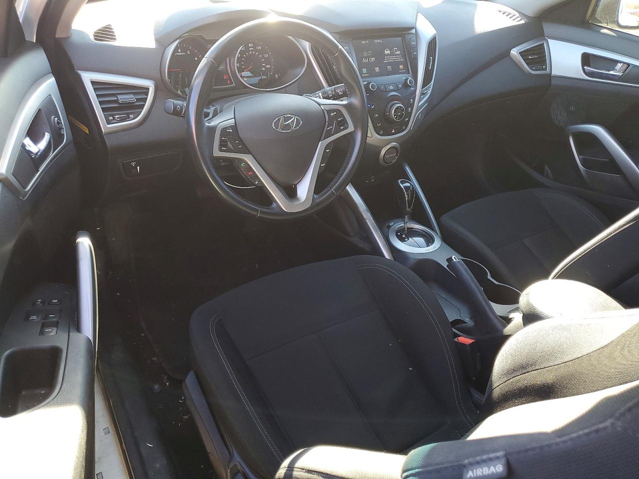 2017 HYUNDAI VELOSTER photo 8