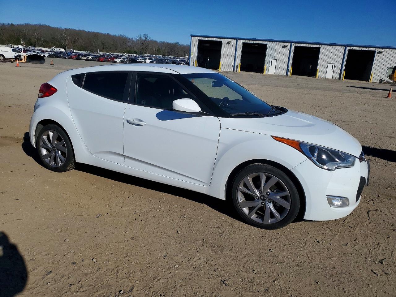 2017 HYUNDAI VELOSTER photo 4