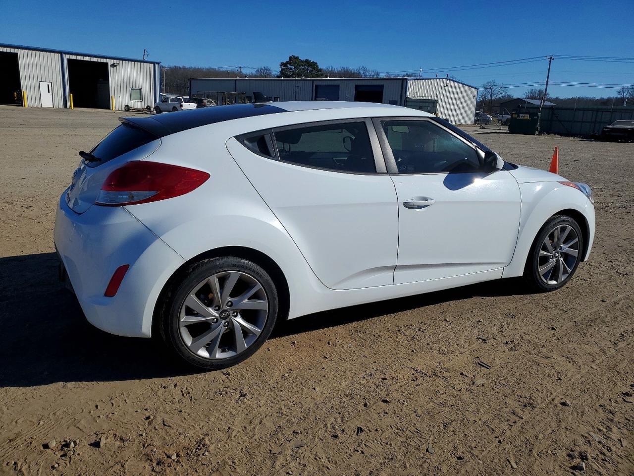 2017 HYUNDAI VELOSTER photo 3