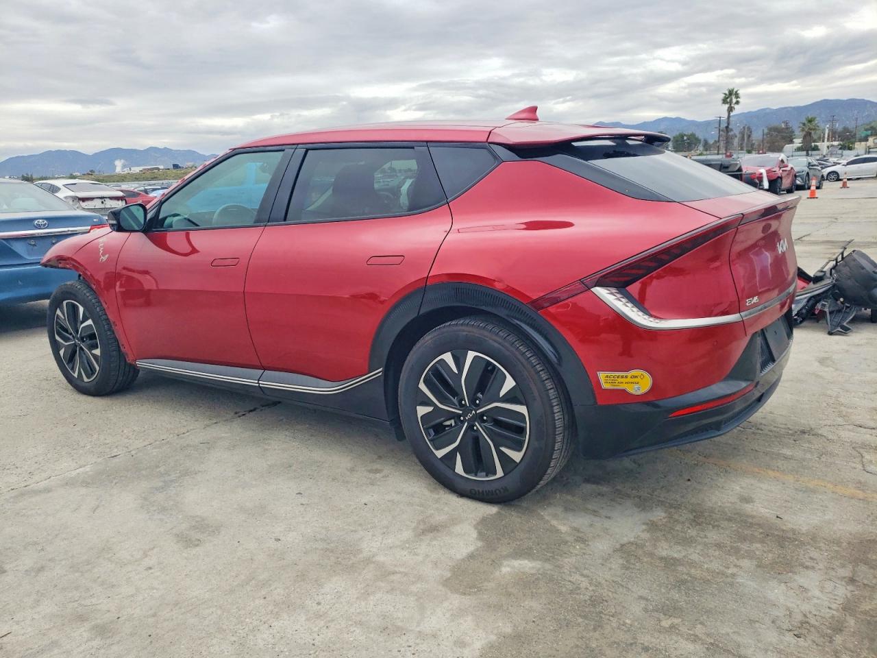 2022 KIA EV6 LIGHT photo 2