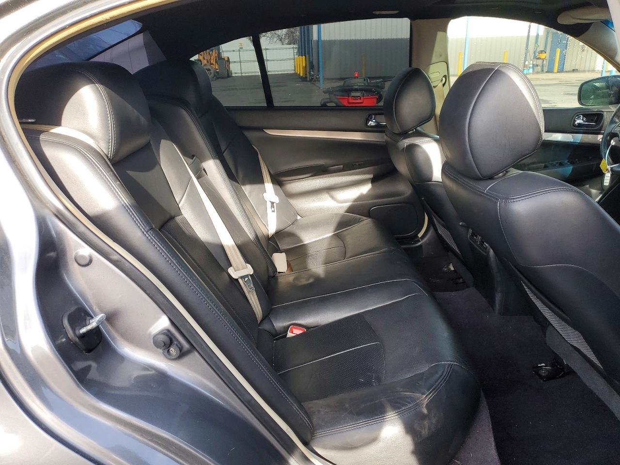 2013 INFINITI G37 BASE photo 10