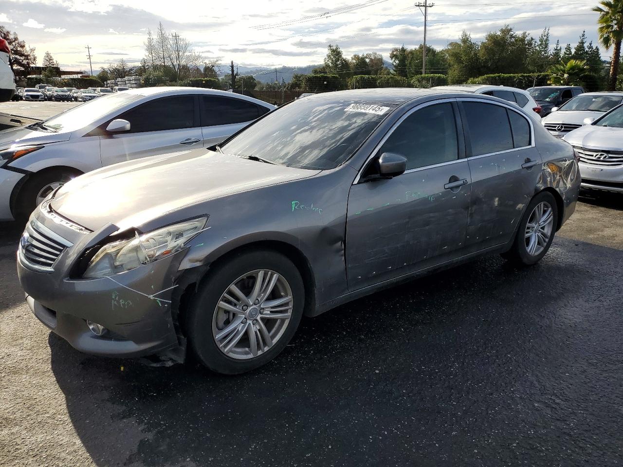 2013 INFINITI G37