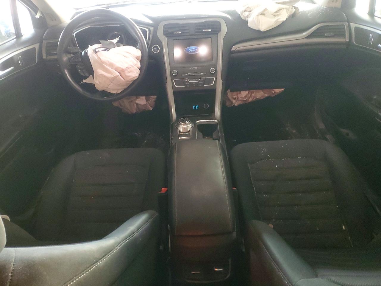 2020 FORD FUSION SE photo 8