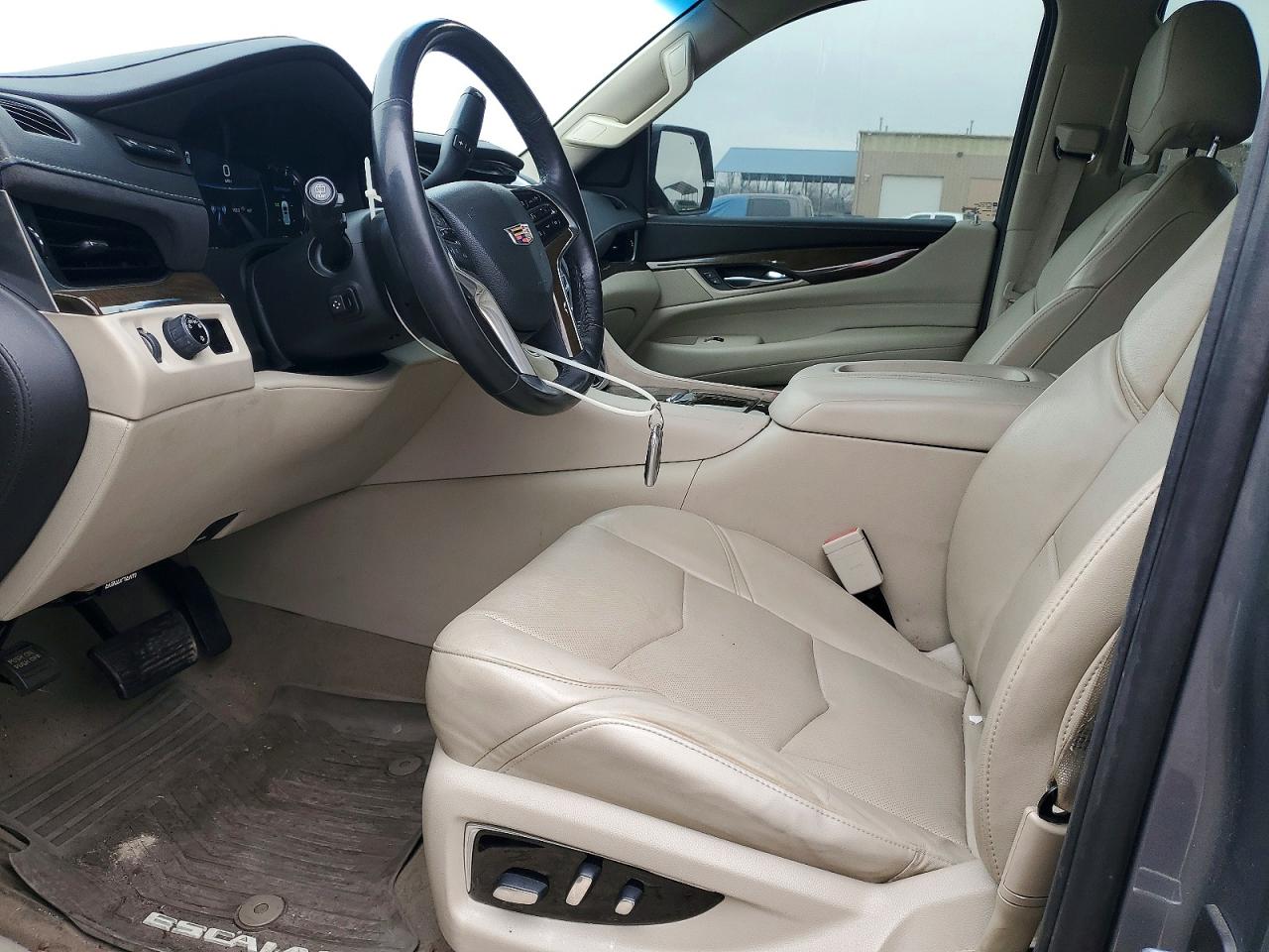 2019 CADILLAC ESCALADE LUXURY photo 7