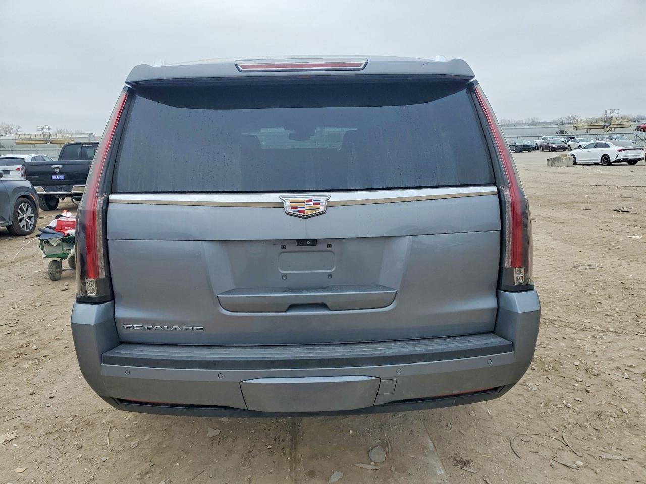 2019 CADILLAC ESCALADE LUXURY photo 6