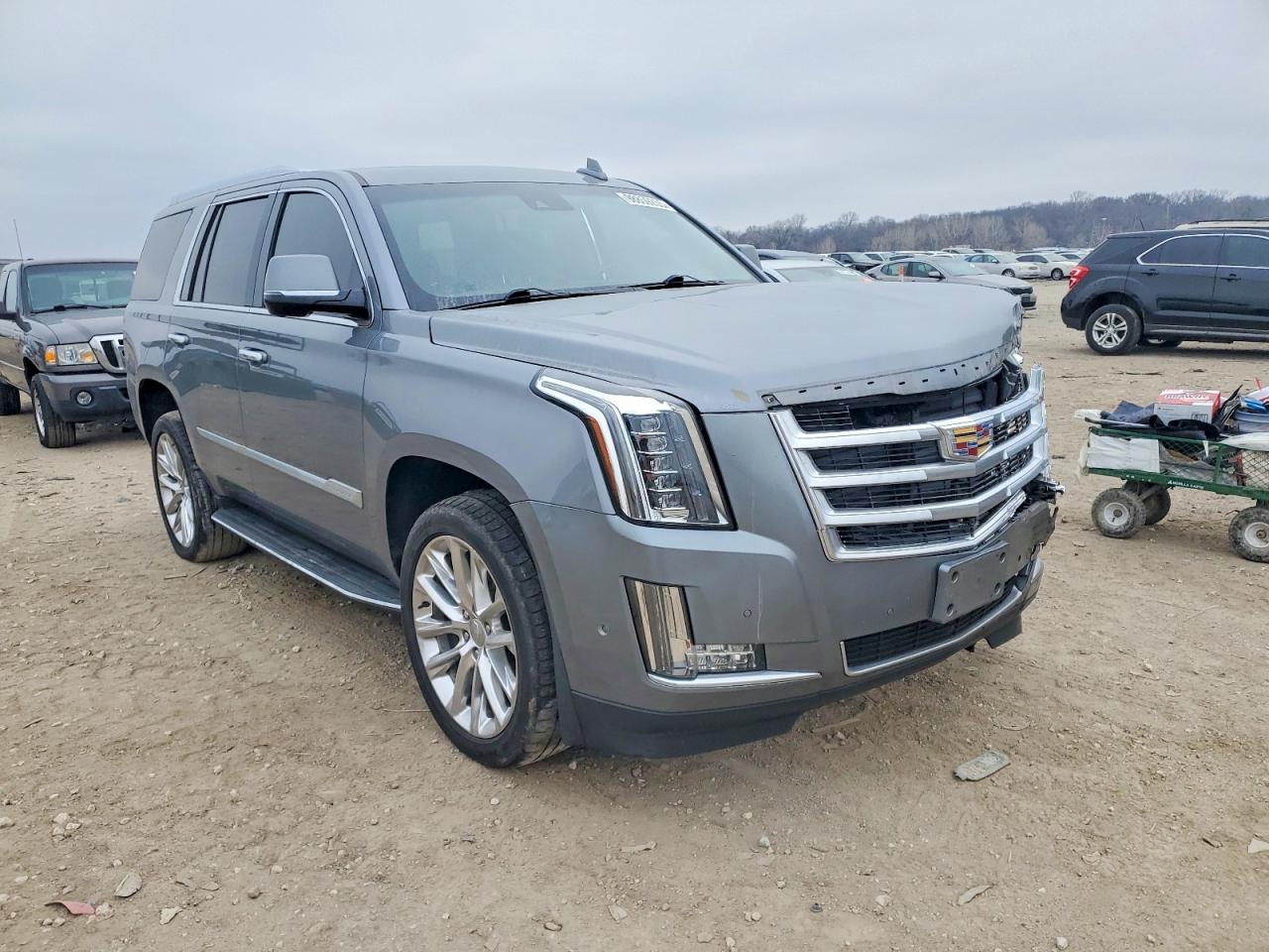 2019 CADILLAC ESCALADE LUXURY photo 4